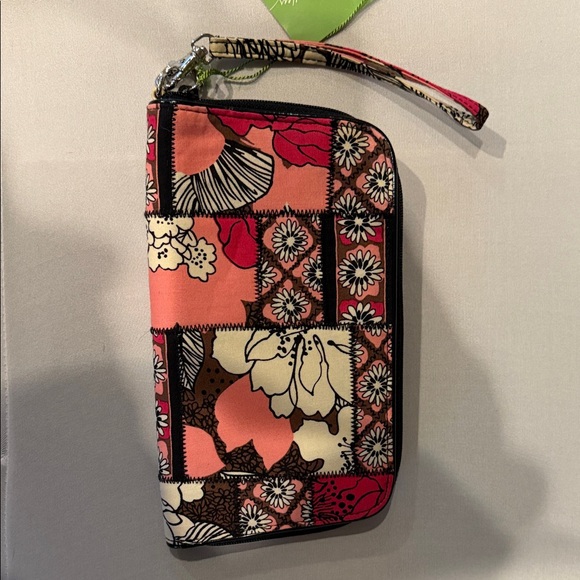 New! Vera Bradley Pink and Black Floral Wristlet - Picture 3 of 8